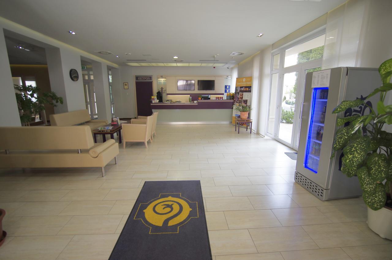 Szent Gellert Hotel Szekesfehervar Exterior photo