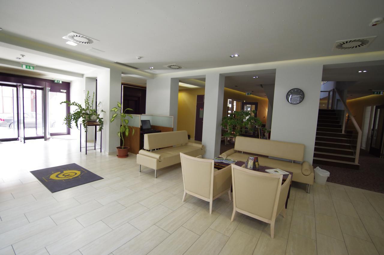 Szent Gellert Hotel Szekesfehervar Exterior photo