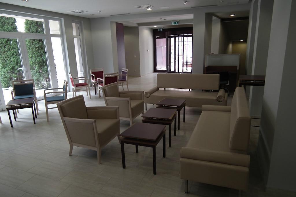 Szent Gellert Hotel Szekesfehervar Exterior photo